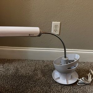 Ottlite lamp organizer